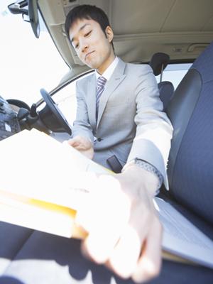 板金塗装から車検まで可能な専門店